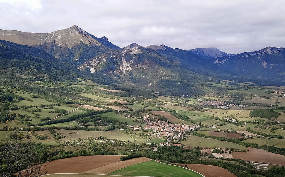 Le village de Lalley dans son écrin de montagnes : le paradis des activités nature