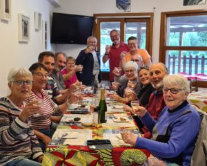 groupes d'amis au snack